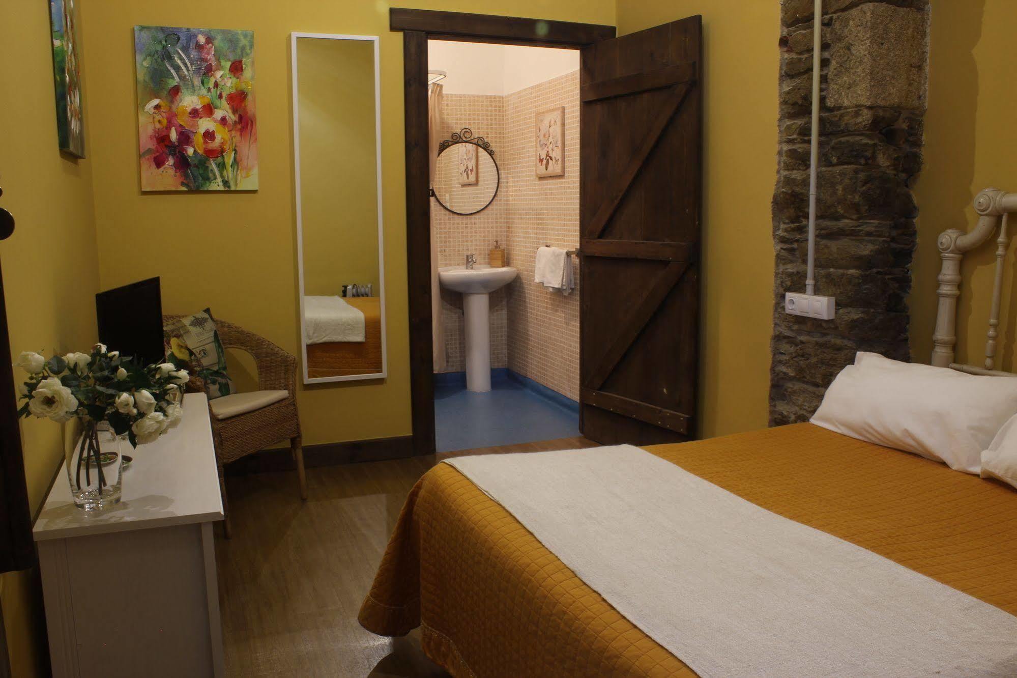 Albergue San Lazaro Саррия Екстериор снимка